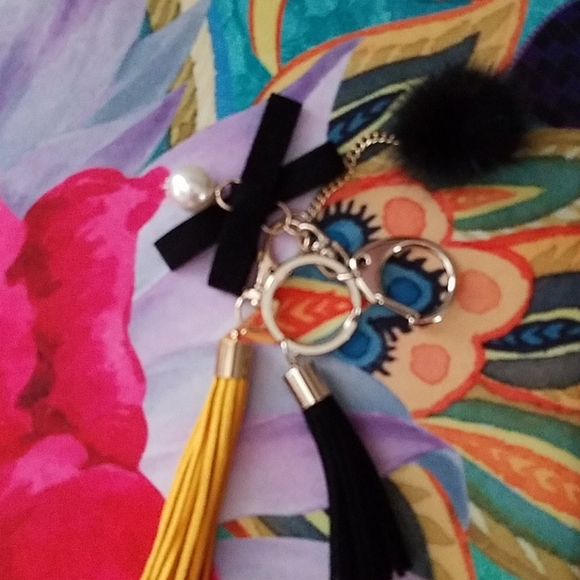 Boho Double Interacting Tassel and Pearl Keychain - Picture 3 of 9